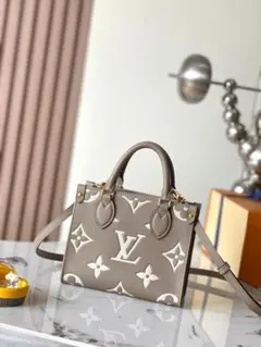 Louis Vuitton グレー ショルダーバッグ