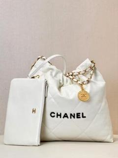 CHANEL ホワイト ショルダーバッグ