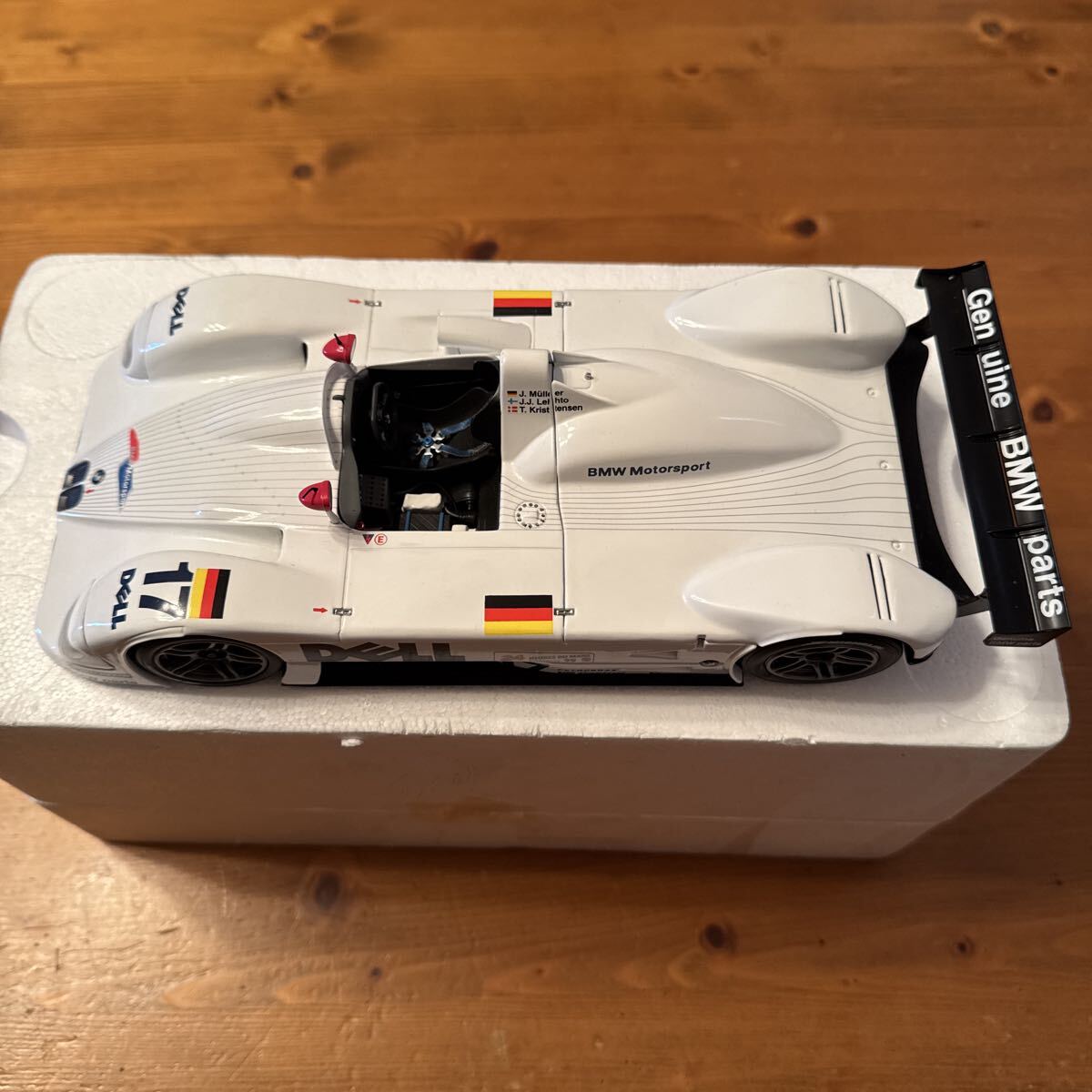 京商 1/18 BMW V12 LMR レーシングカー ミニカー がDELL 