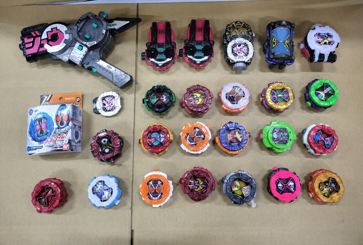 仮面ライダージオウ 字換銃剣DXジカンギレード　DXゴーストライドウォッチ 24個 まとめ売り二手;物流保障;有损伤或污渍