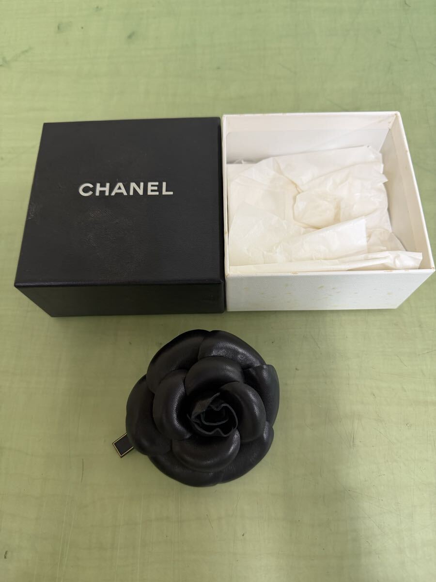 ∞41 CHANEL コサージュ 箱あり黒