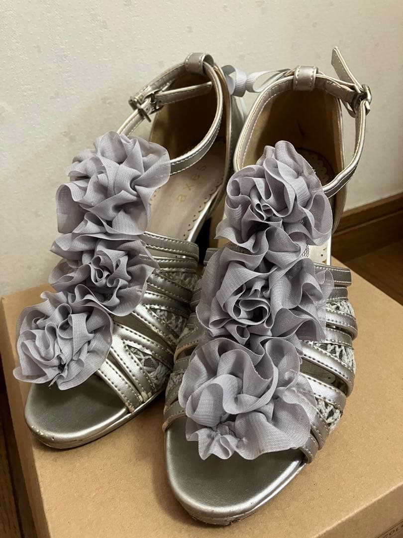 axes famme アクシーズファム サンダル グレー 花 リボMaxes femme;有损伤或污渍