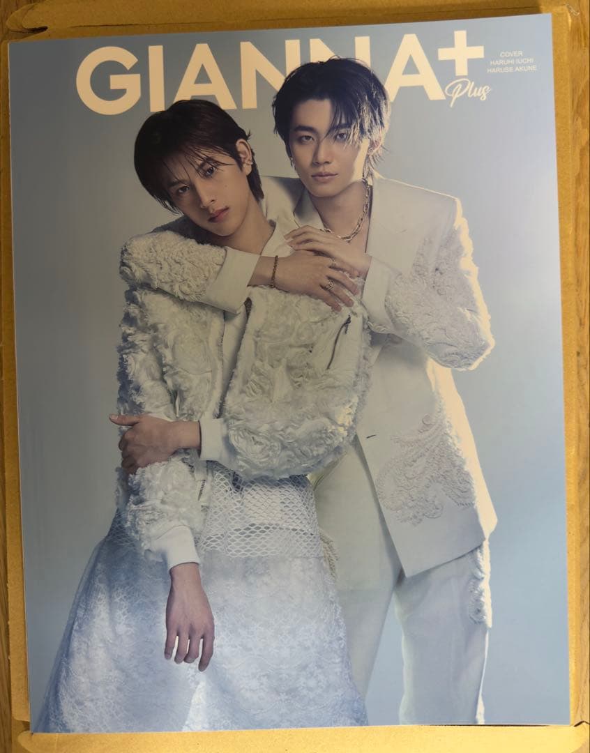 GIANNA＋ 09 井内悠陽 阿久根温世接近未使用