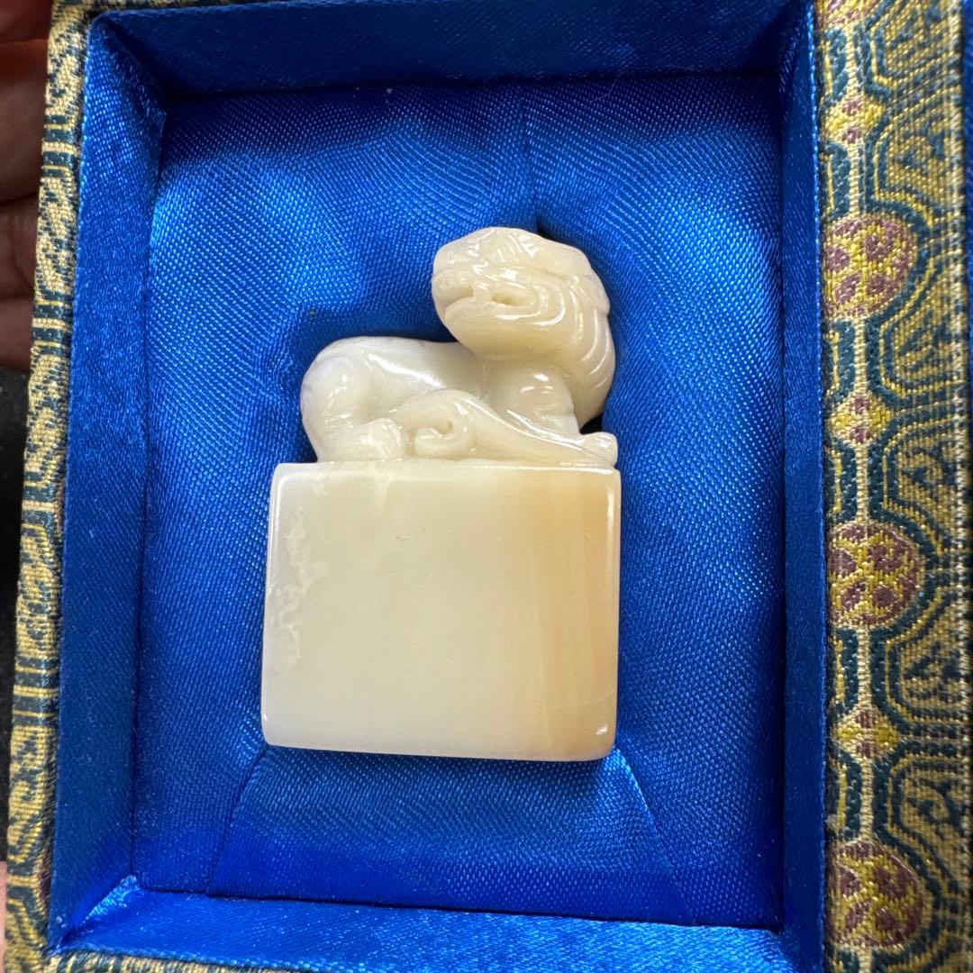 壽山石 白芙蓉石　獅子彫刻 篆刻印材 元箱付　古印材没有明显的损伤或污渍