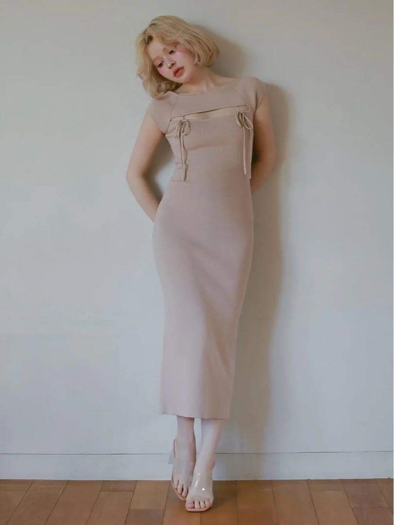 andmary Bebe ribbon knit dressANDMARY;没有明显的损伤或污渍