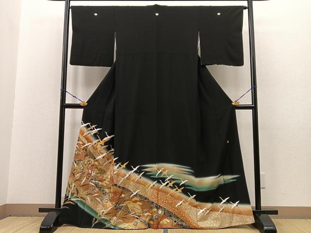 平和屋着物■豪華黒留袖　作家物　駒刺繍　扇面飛鶴草花文　暈し染め　金彩　正絹　逸品　BAAO7133wb