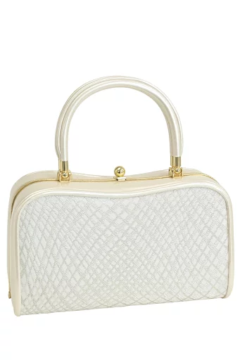 【15%OFFクーポン対象】 【フォーマル用|振袖にもOK】 和装バッグ ウェーブライン パールデザイン フォーマルに幅広く!