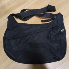 ナイロン製 黒 ショルダーバッグ