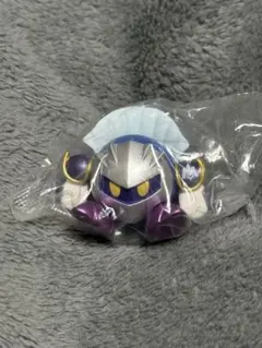 座る星のカービィ メタナイト フィギュア