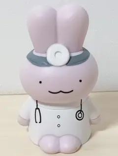 「ホワイトタイガーとブラックタイガー」に登場する「うさぎ先生」フィギュア　うさぎ